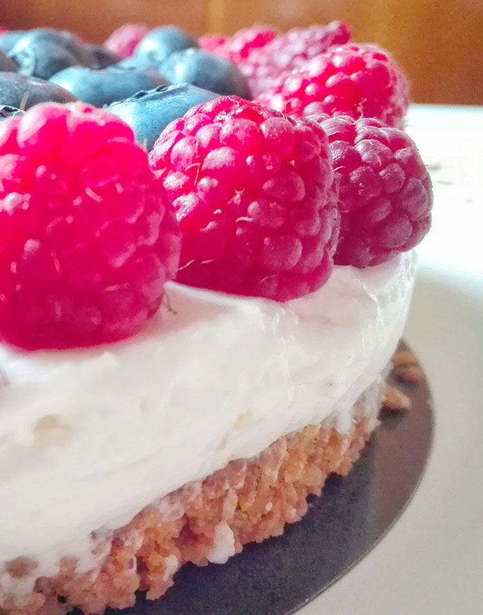 cheesecake-lamponi-mirtilli-e-pistacchi