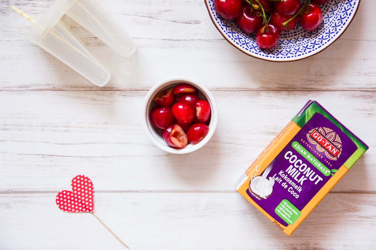 Ghiaccioli-ciliegie-latte-di-cocco-2
