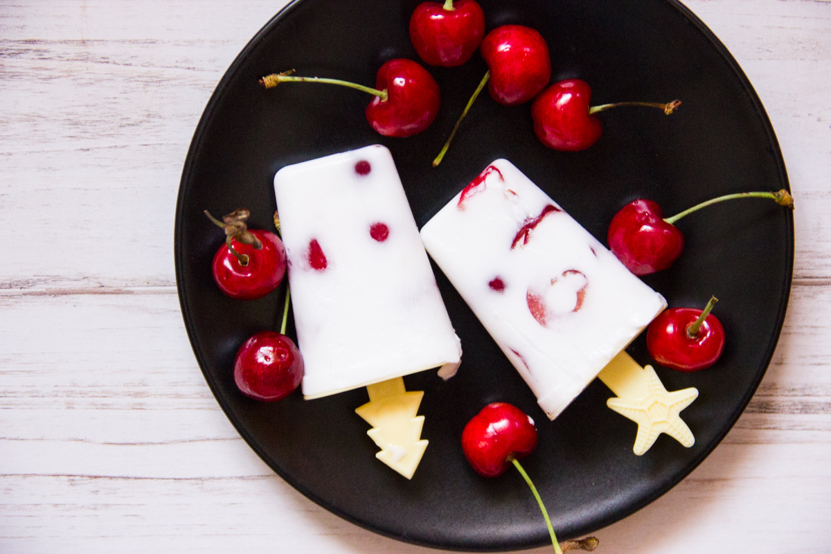 Ghiaccioli alle ciliegie e latte di cocco