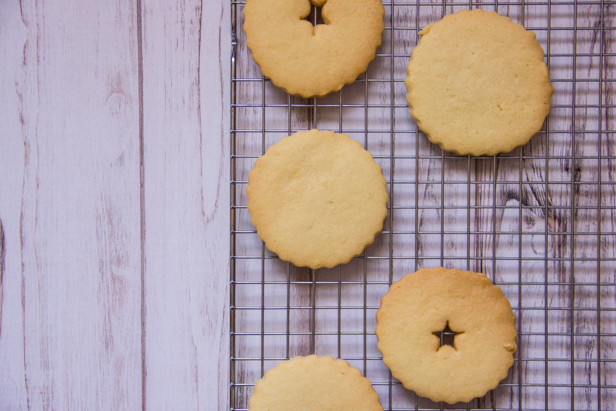 biscotti occhio di bue con marmellata