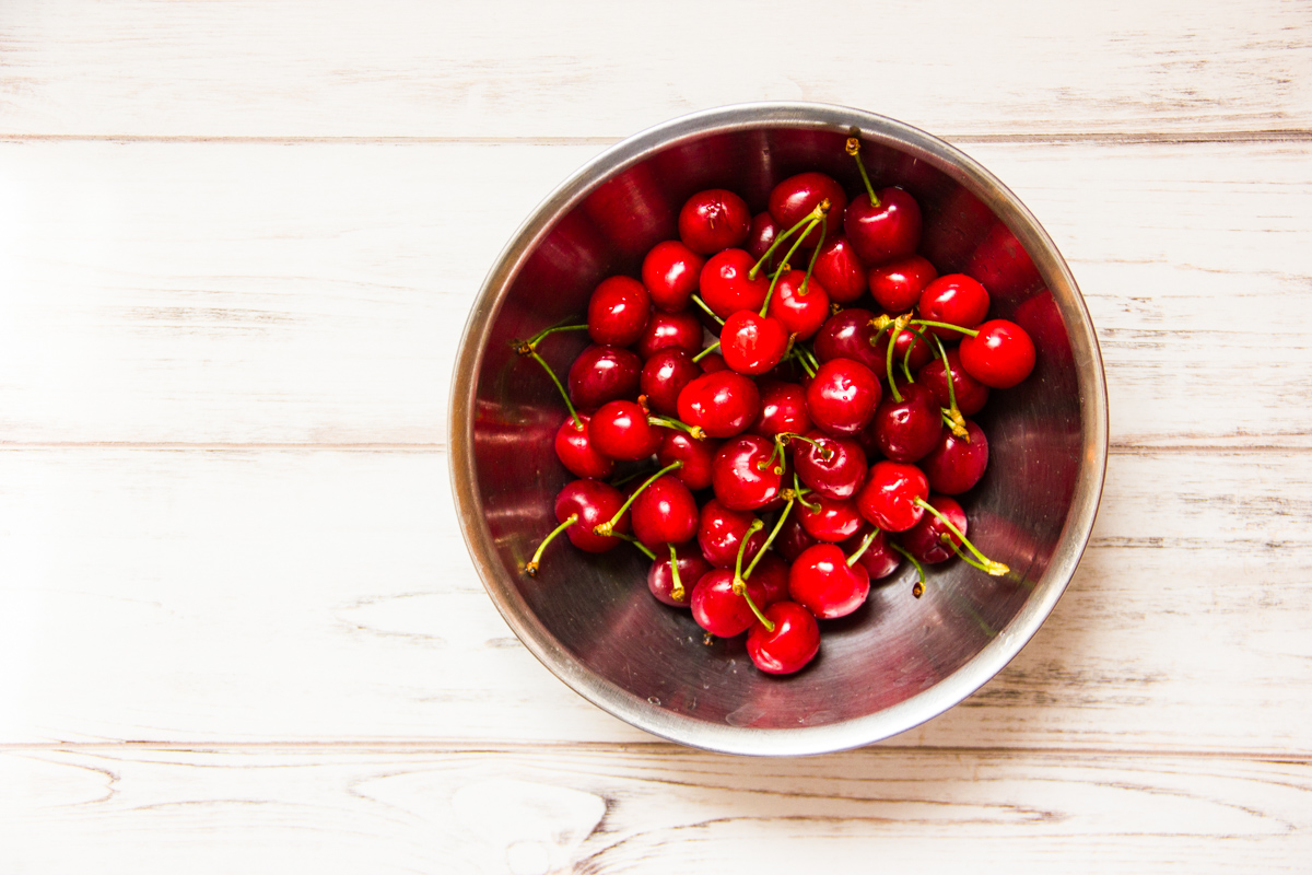 Clafoutis di ciliegie dolce francese