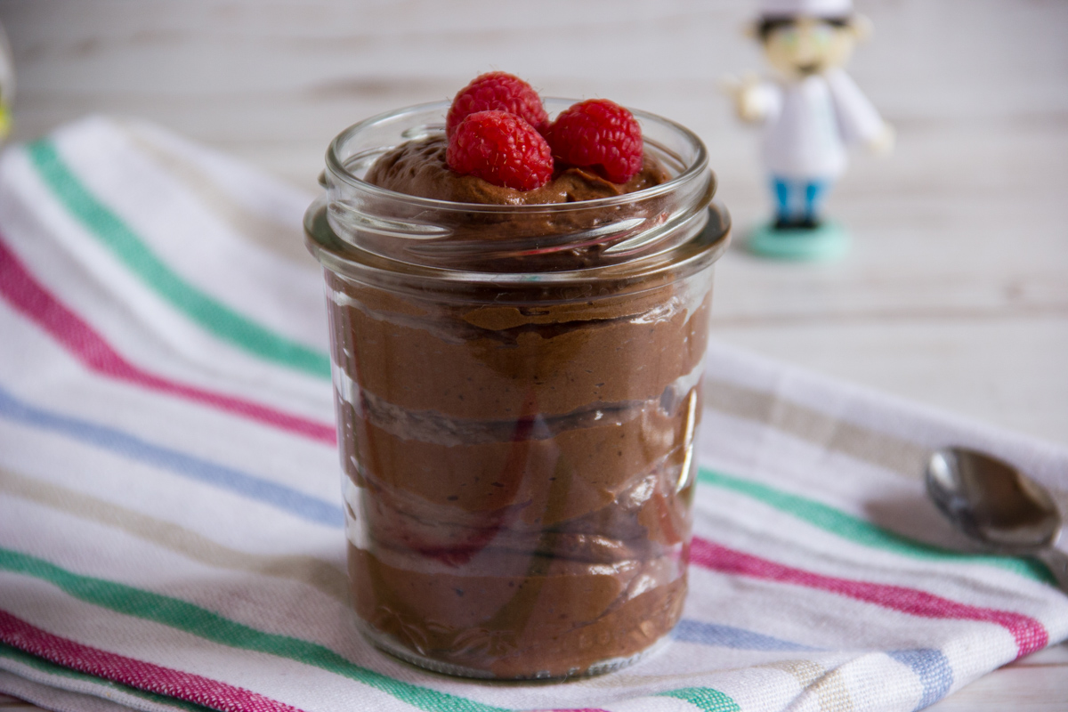 Mousse al cioccolato fondente e lamponi