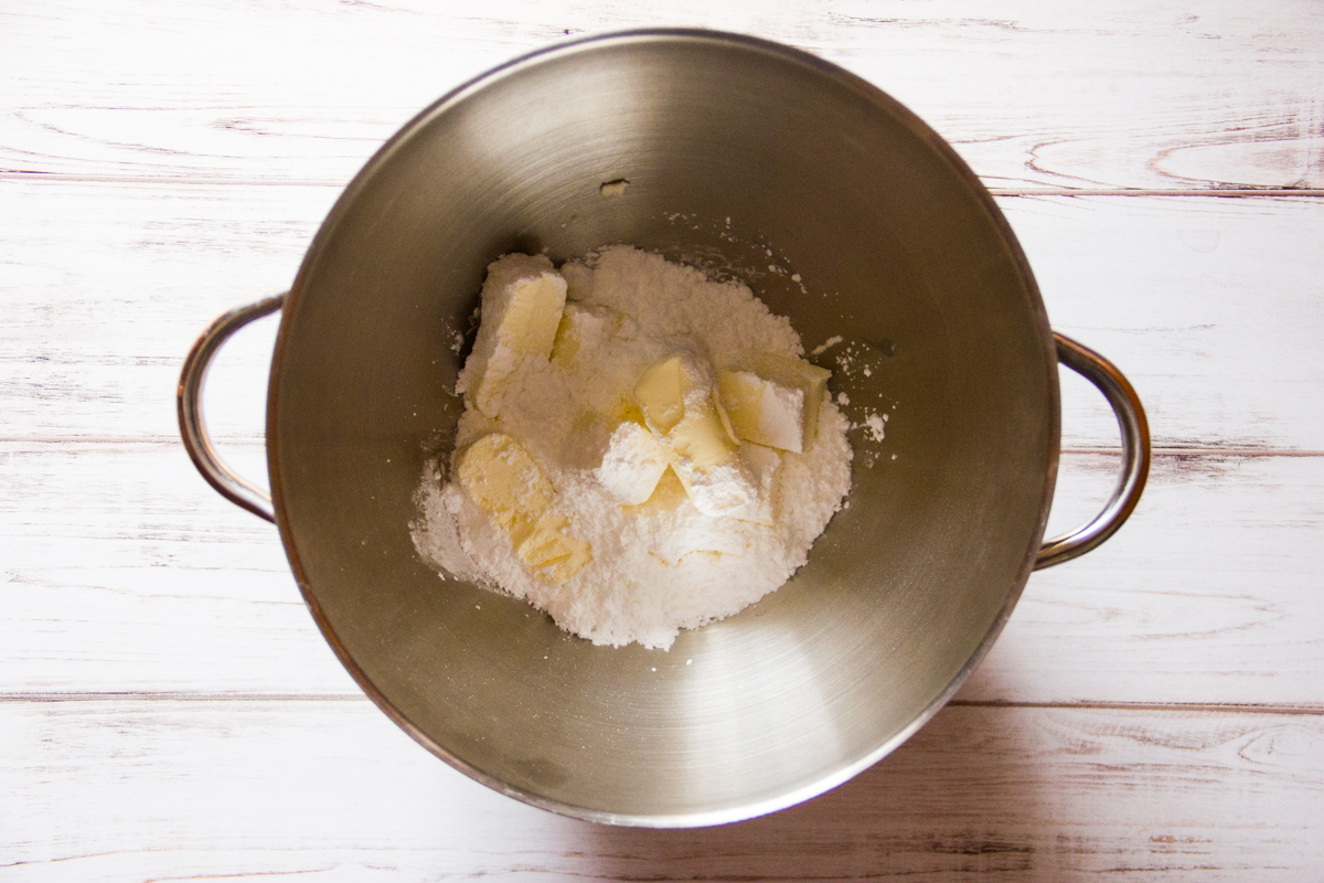Tartellette viennesi alla confettura e crema di nocciole