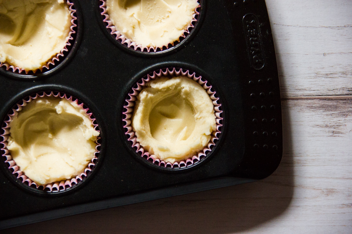 Tartellette viennesi alla confettura e crema di nocciole