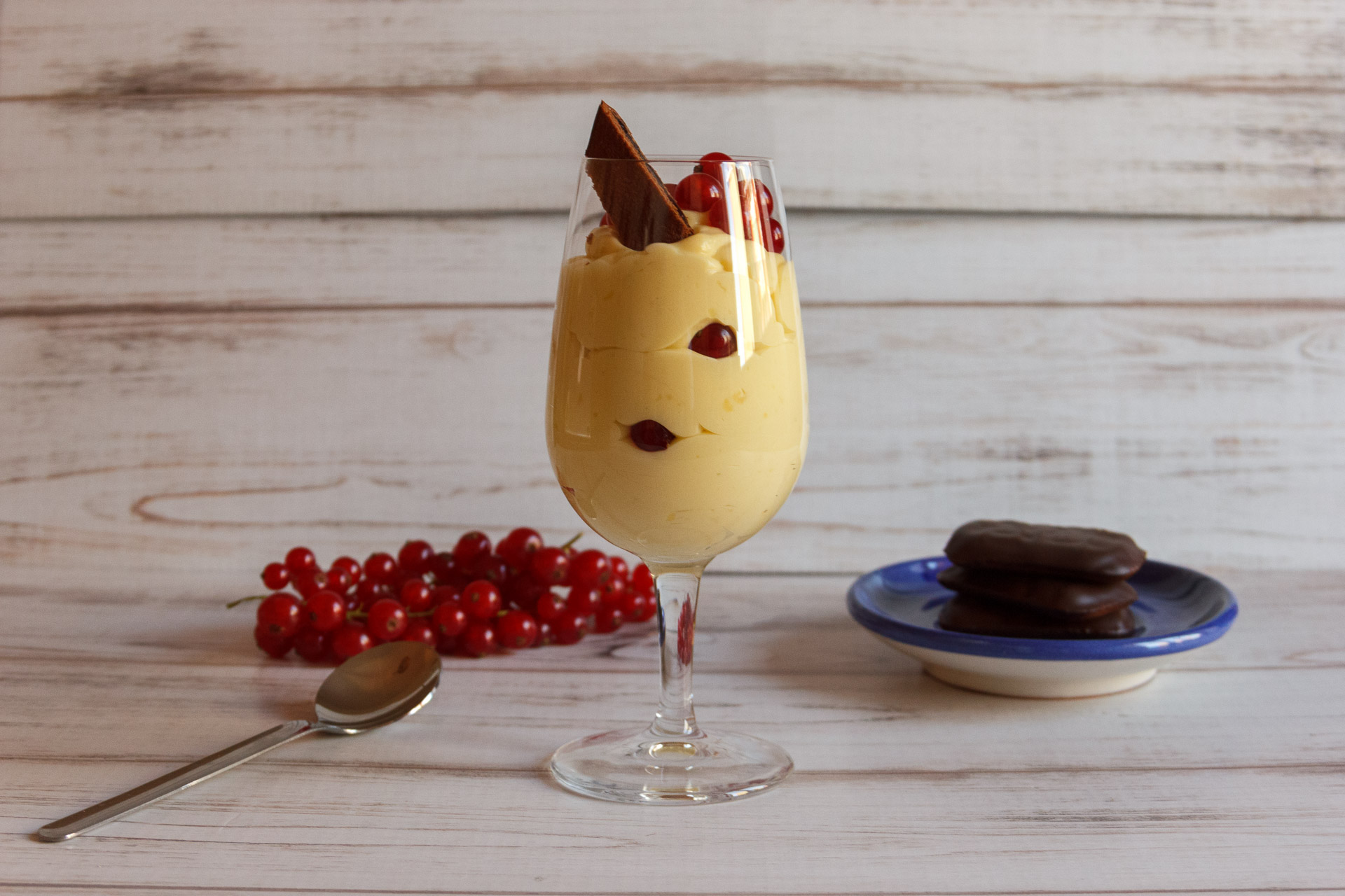 bicchierino alla crema pasticcera al porto e ribes