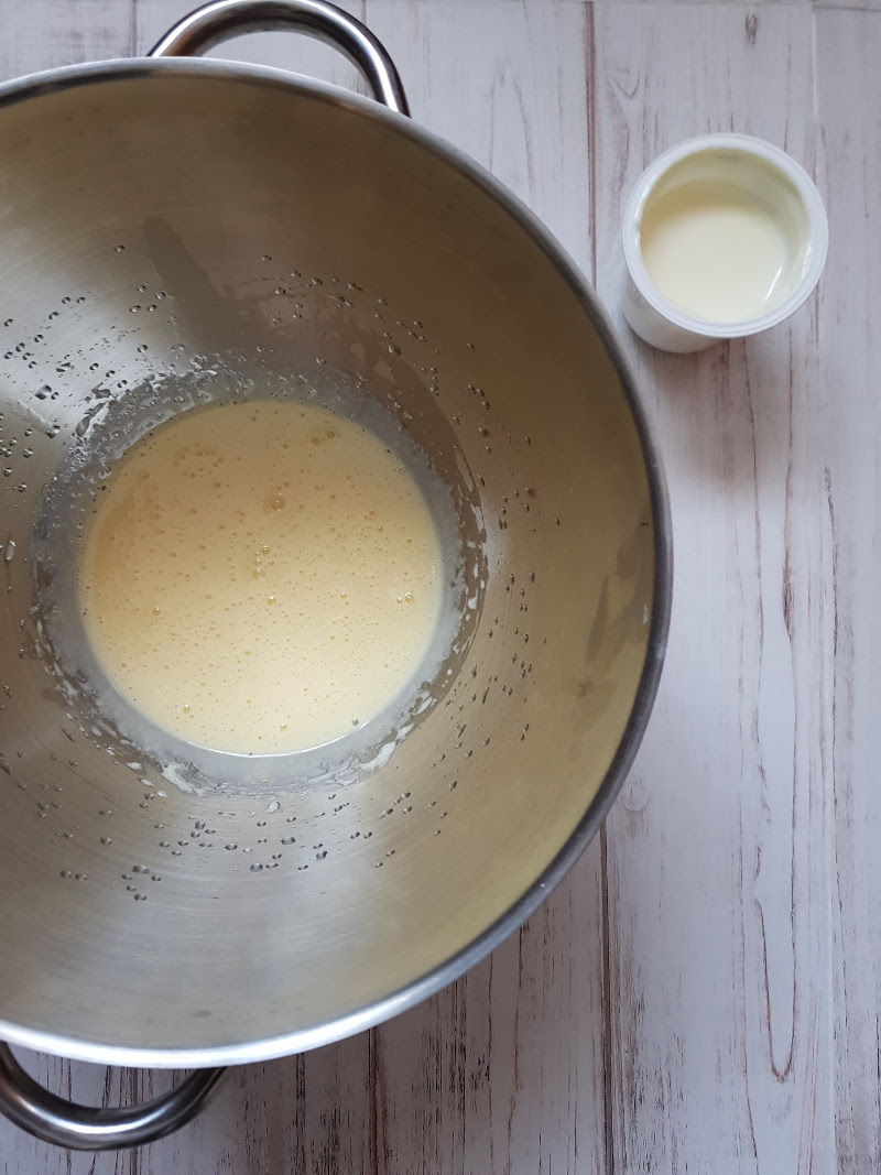 aggiungi-yogurt-torta-morbida-fichi