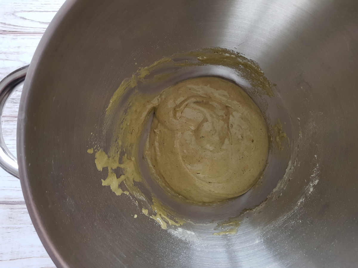 impasto delle madeleine e tè matcha