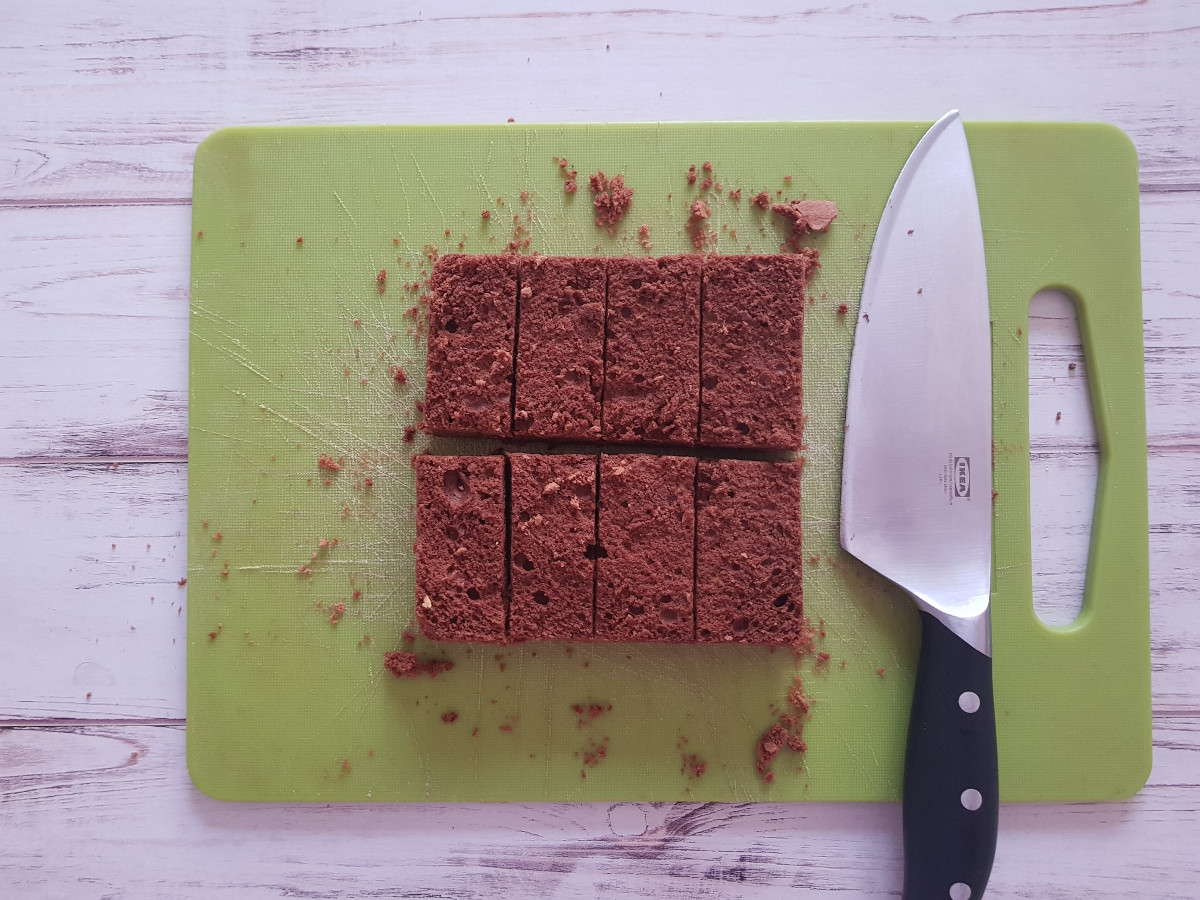 base sacher torte tagliata