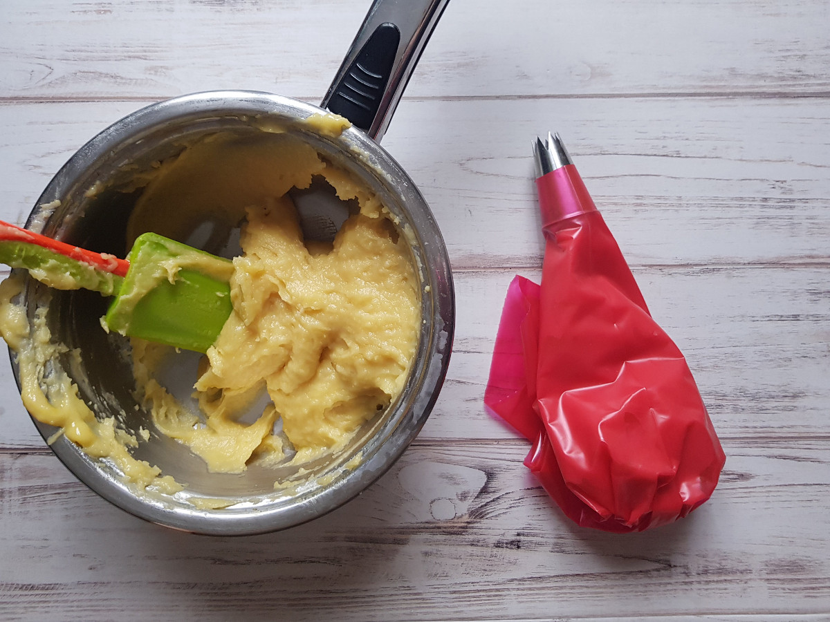 Pasta choux in preparazione