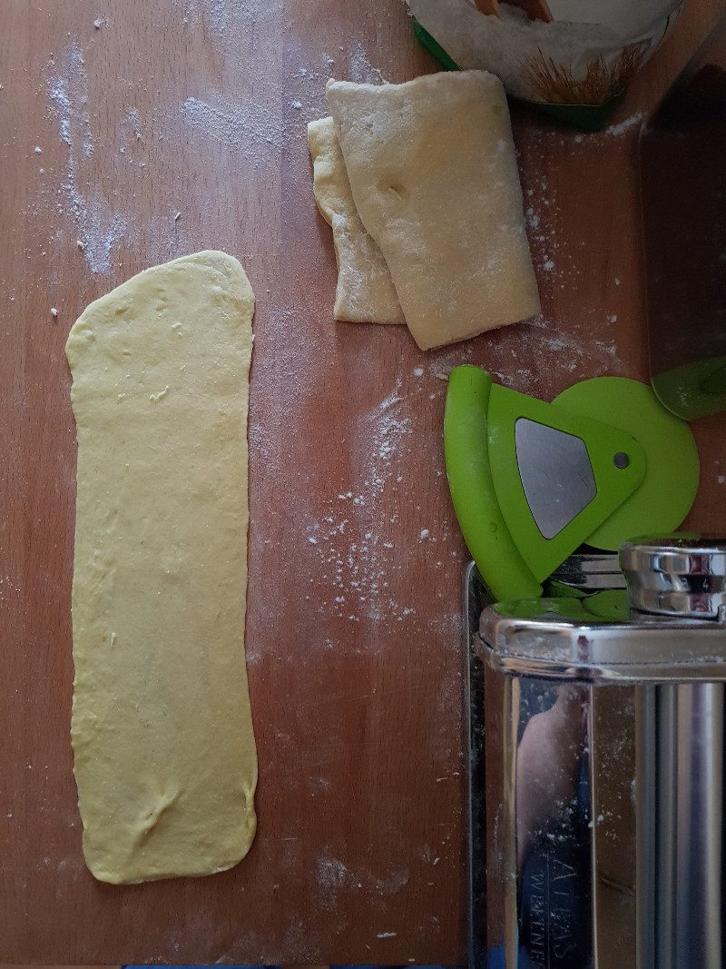 Scopri la ricette delle chiacchiere perfette di Iginio Massari.