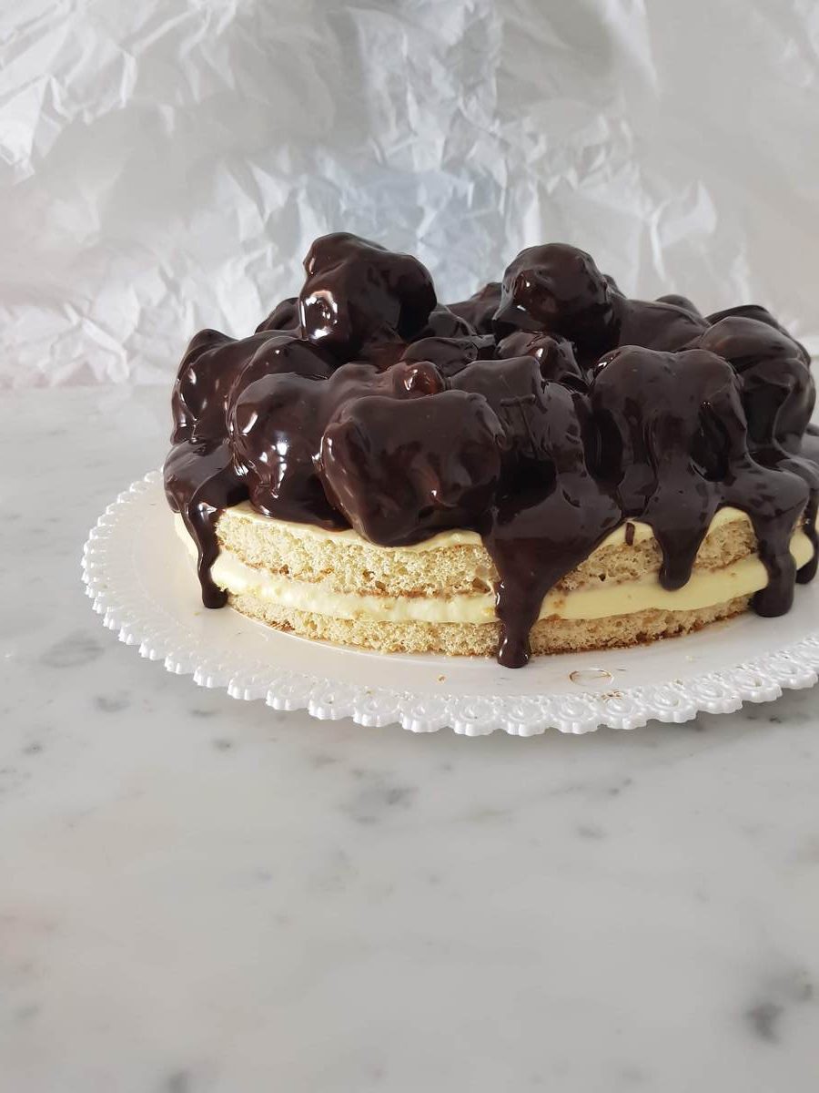 Torta profiteroles per il compleanno
