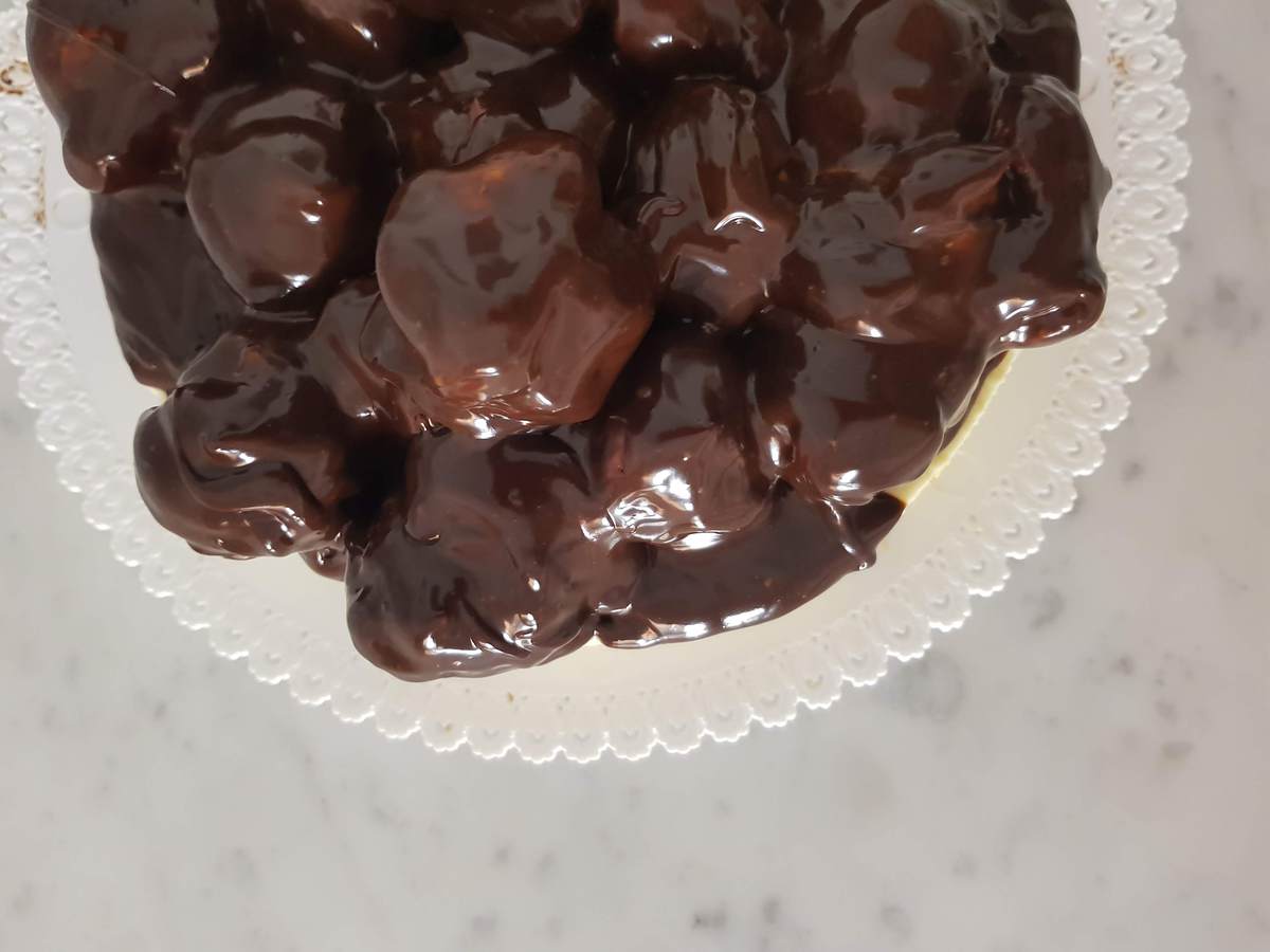 Torta profiteroles
