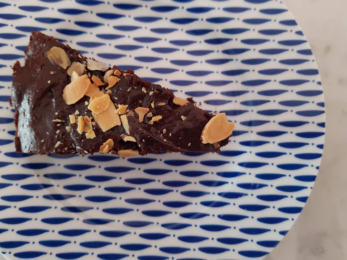 Torta vegana allo zenzero e ciocolato