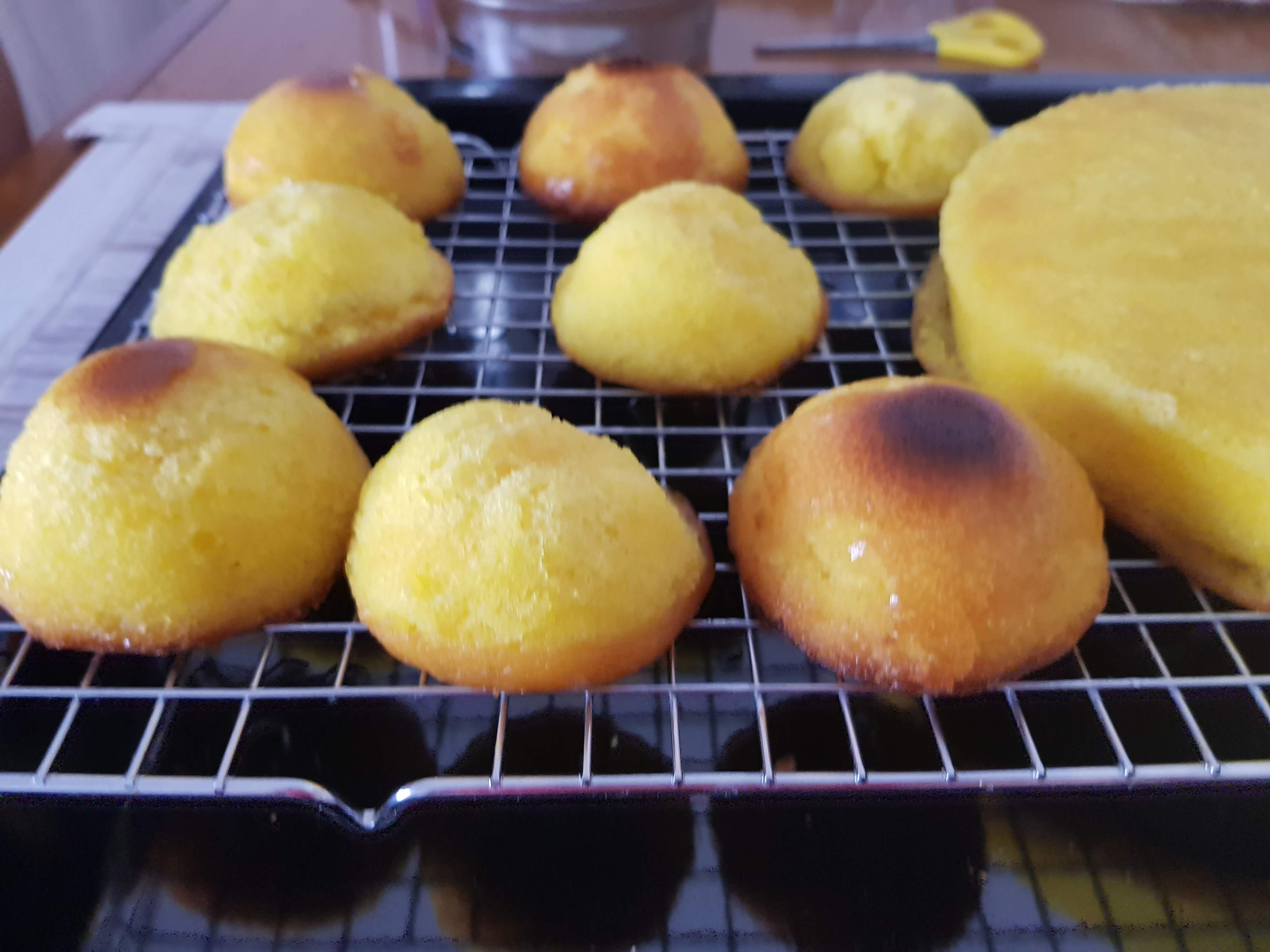 Inzuppatura della delizia al limone