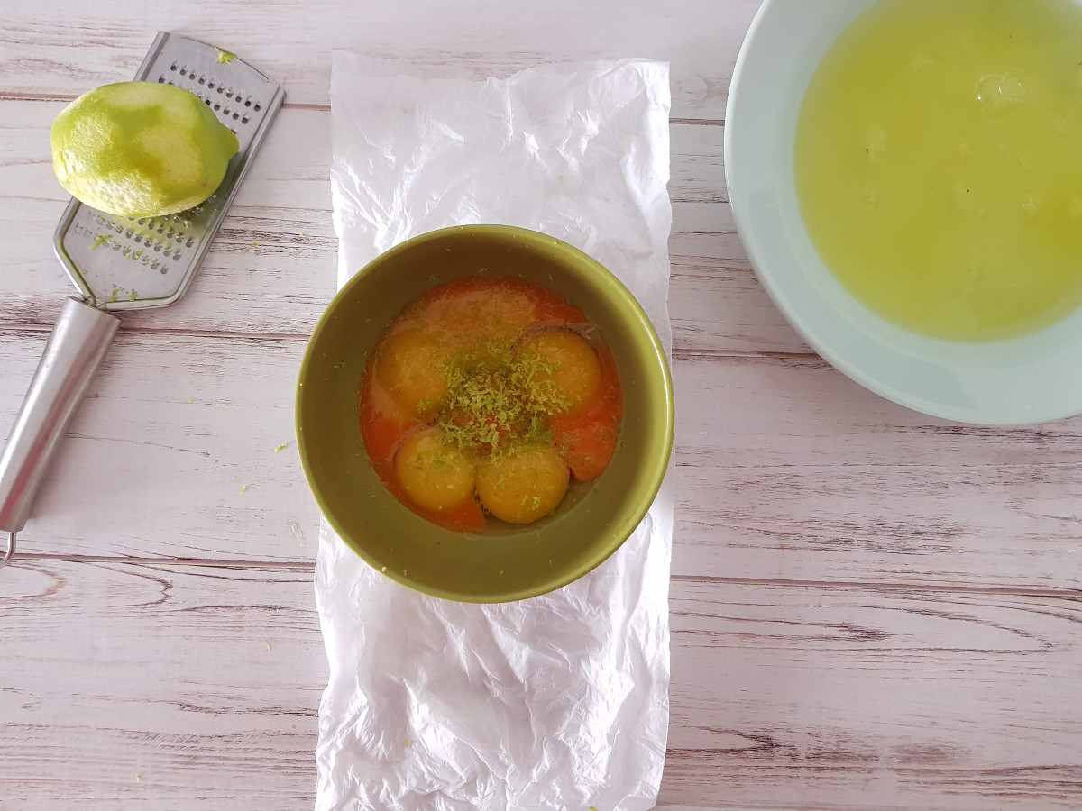 Come preparare il Pan di Spagna per la delizia al limone