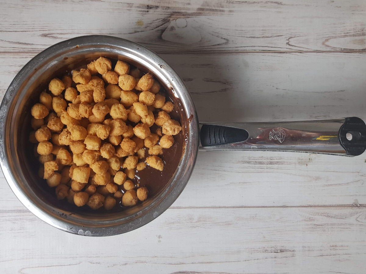 Come preparare gli struffoli al cioccolato