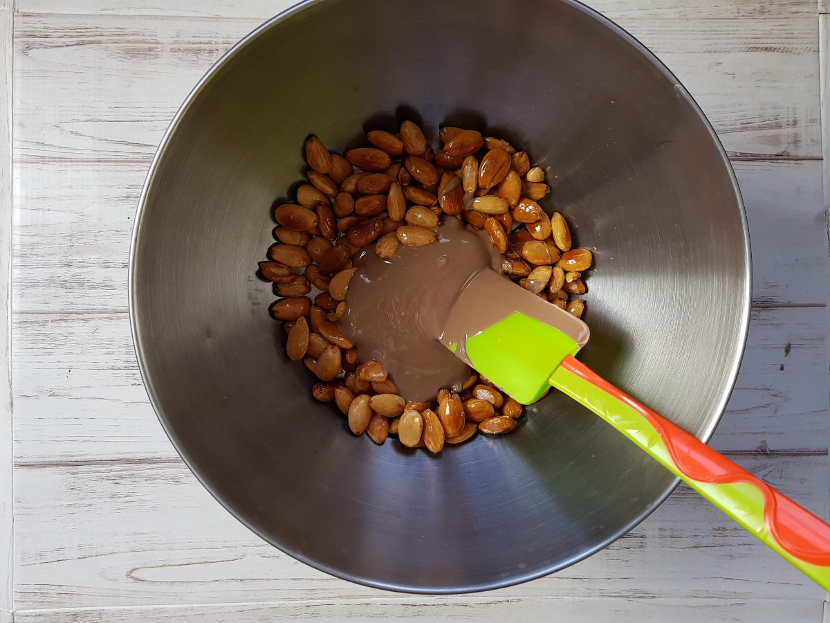 Come fare le mandorle al cioccolato